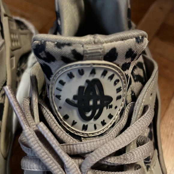 Nike Huarache sneakers - Picture 2 of 5